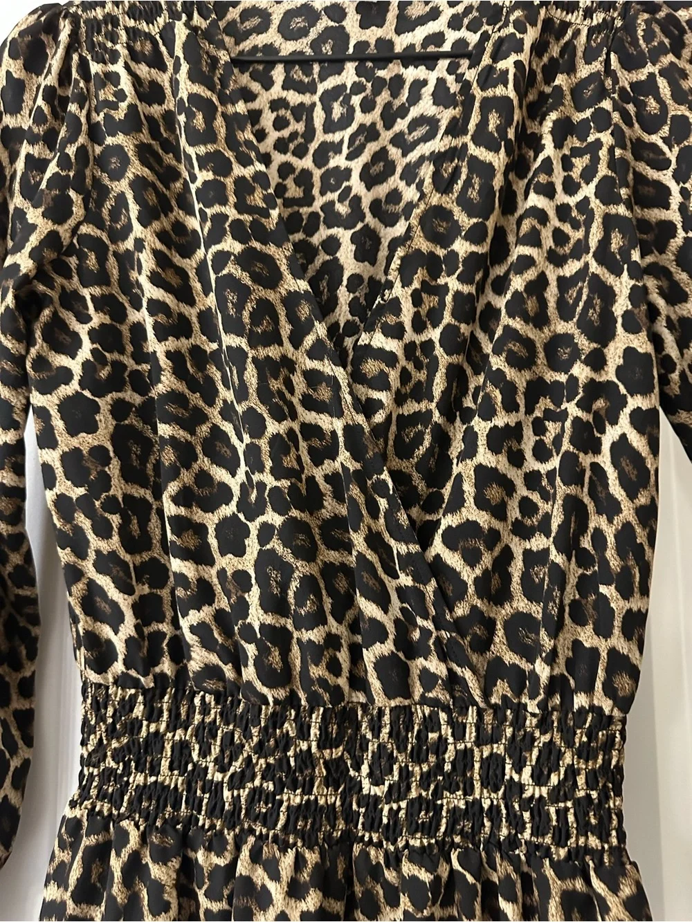 EUC Michael Kors Dark Camel Leopard Print Long  Sleeve Ruffle V - Neck Dress XS